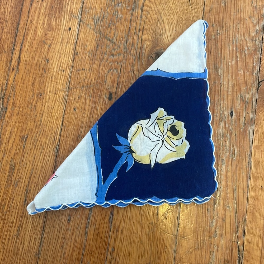 Vintage Floral Handkerchief. - Picture 7 of 7